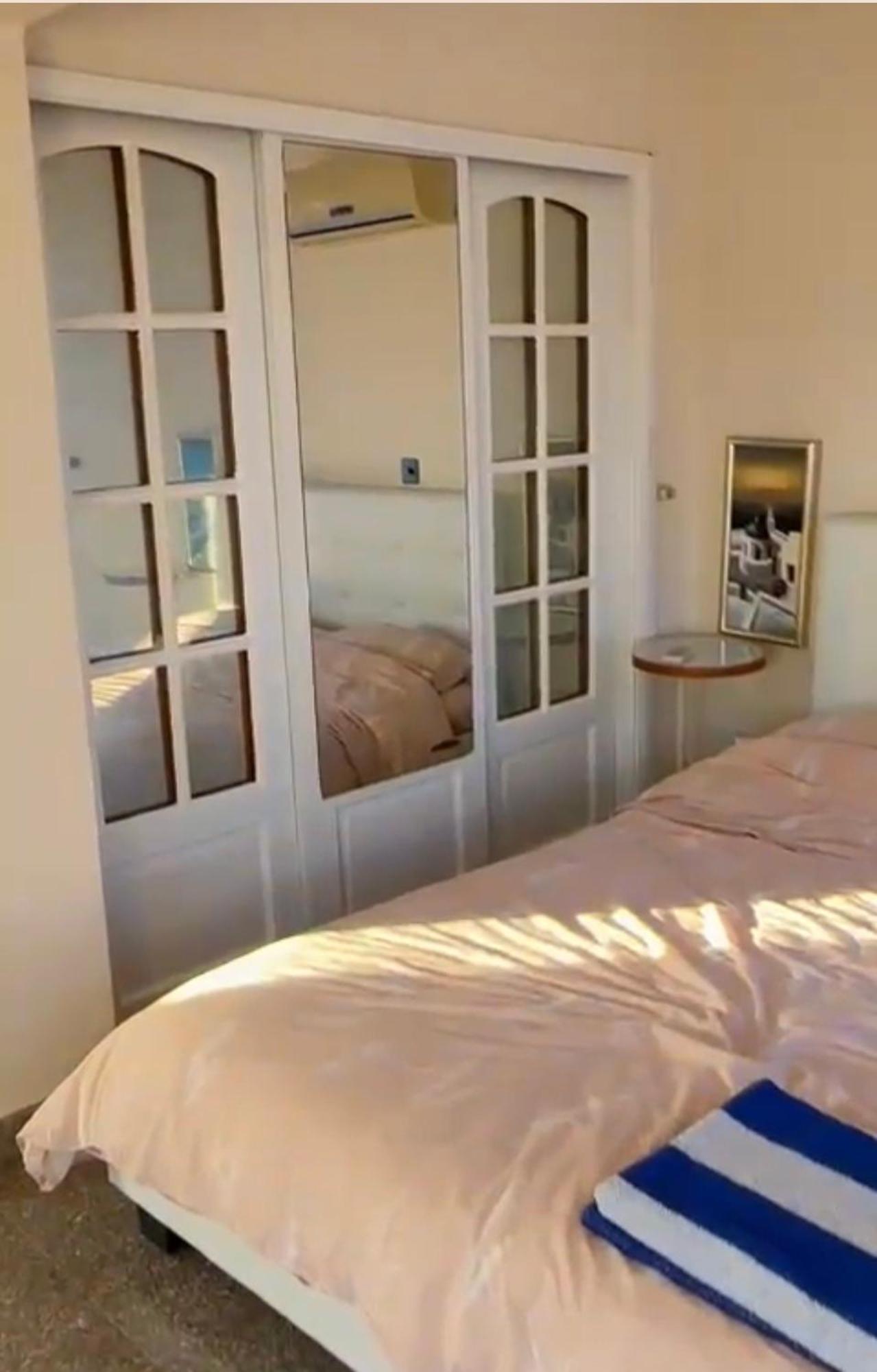 Zygi Beachfront Villa Eksteriør bilde