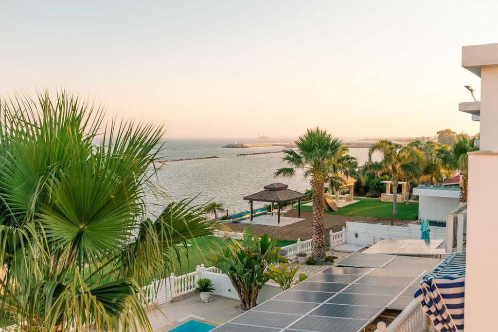 Zygi Beachfront Villa Eksteriør bilde